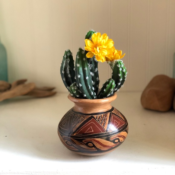 Vintage > NAMPEYO of Hano "Migration Design" Hopi Pottery Jar Vase